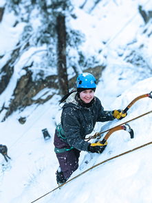 爱游戏入口-谷爱凌滑雪动作被称为教科书示范,谷爱凌滑雪服