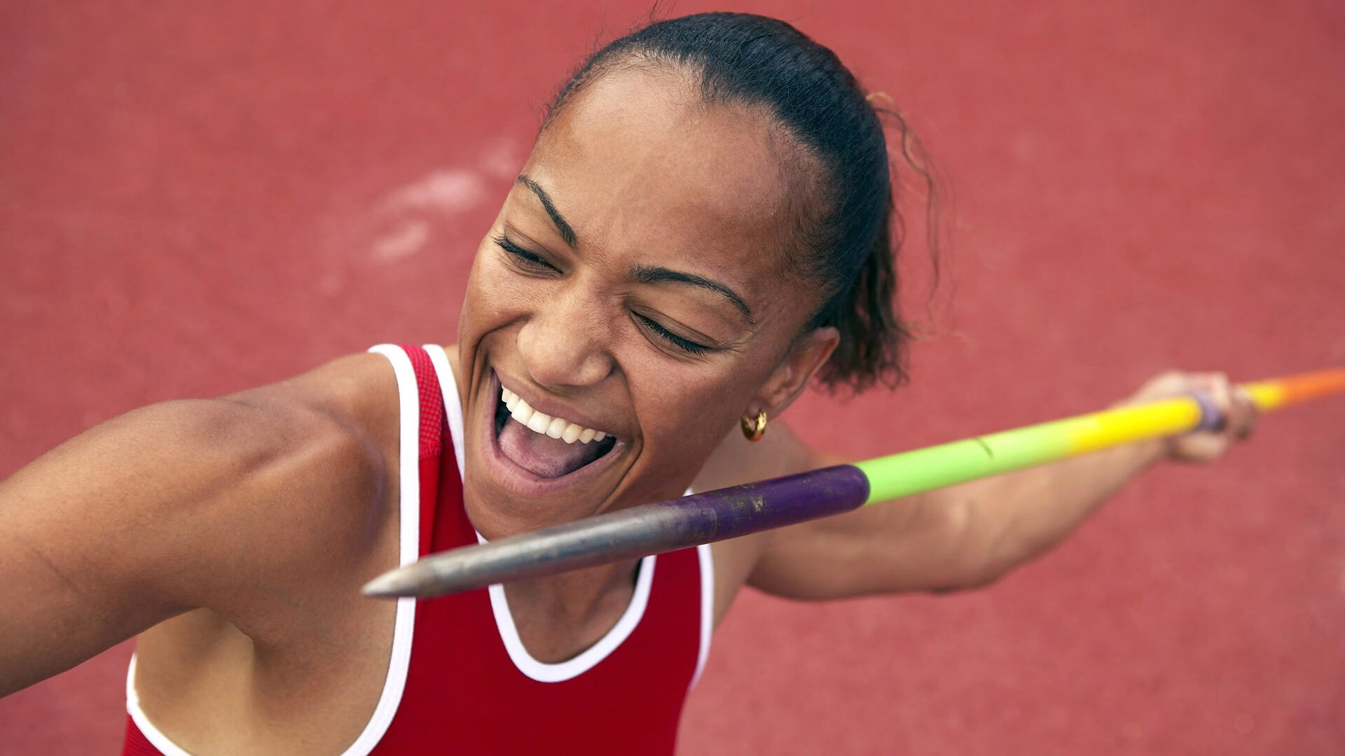 爱游戏体育在线-NCAA冠军谈球童经历对网球技术与心态的影响，网球解说童